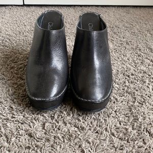 Chloe Black leather black open back shoe. Size 38.